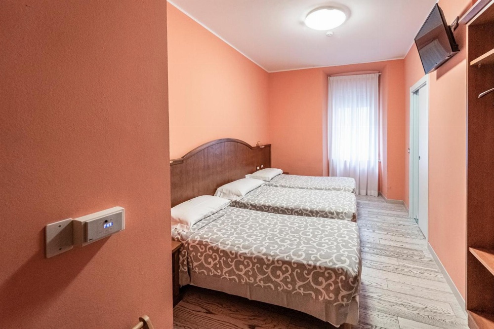 Hotel Italia Main image